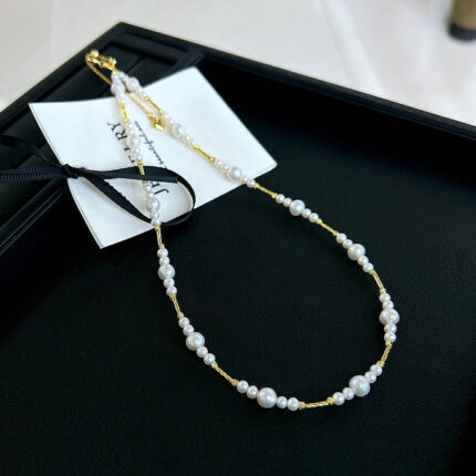 86.Graduated Pearl Statement Necklace